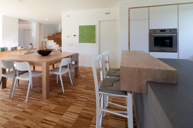 Trimar Parket - Jsme rodinná firma z Nivnice a specializujeme se na kvalitní dřevěné podlahy, jejich dodávku, odbornou realizaci i renovace